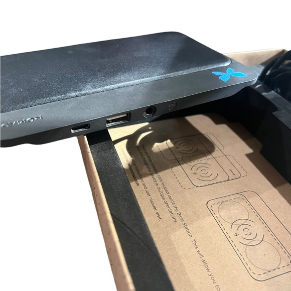 Nomad Base Station Wireless Charging Dock - Picture 5 of 5
